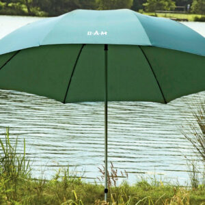 Il Dam Umbrella è un ombrello da pesca per ripararsi da pioggia o vento con palo telescopico, dotato di un telo in nylon impermeabile da 210D.